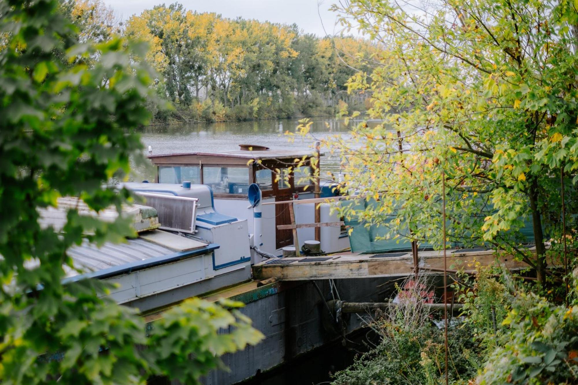 Chambre Sur L'Eau - Peniche La Diva Conflans-Sainte-Honorine Exterior foto